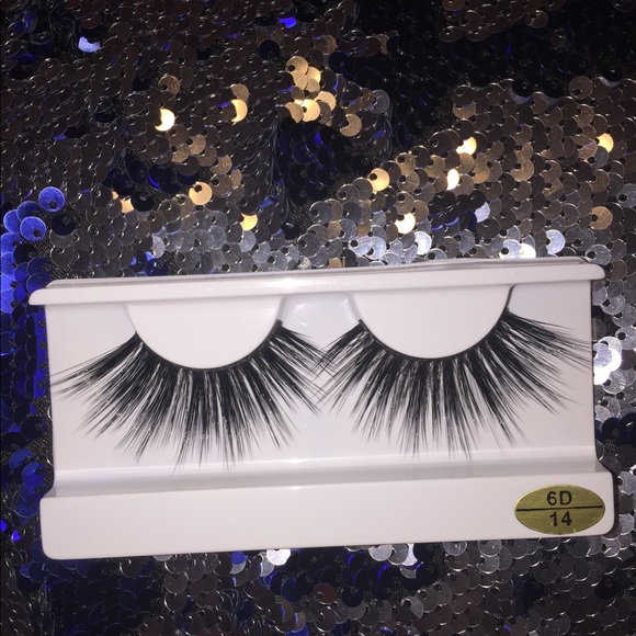 Lashes - Picture 6 of 10